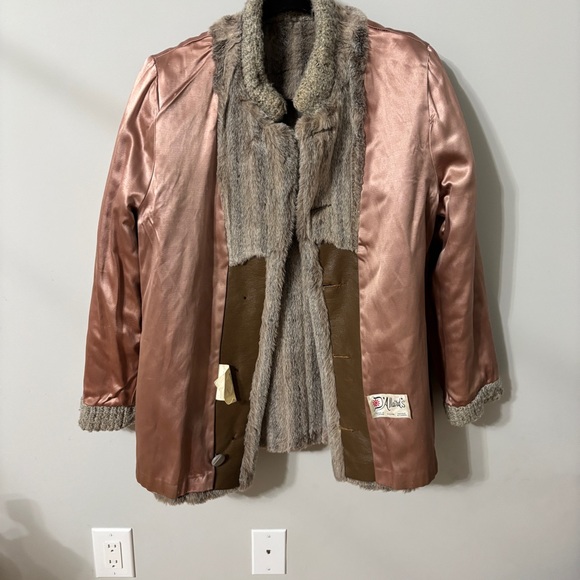 Vintage Women's Faux Fur Teddy Jacket in  Brown and Grey Hues - Picture 6 of 13